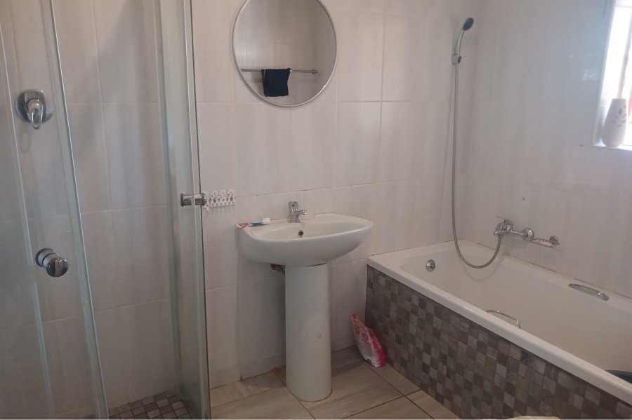 3 Bedroom Property for Sale in Roodepan Northern Cape